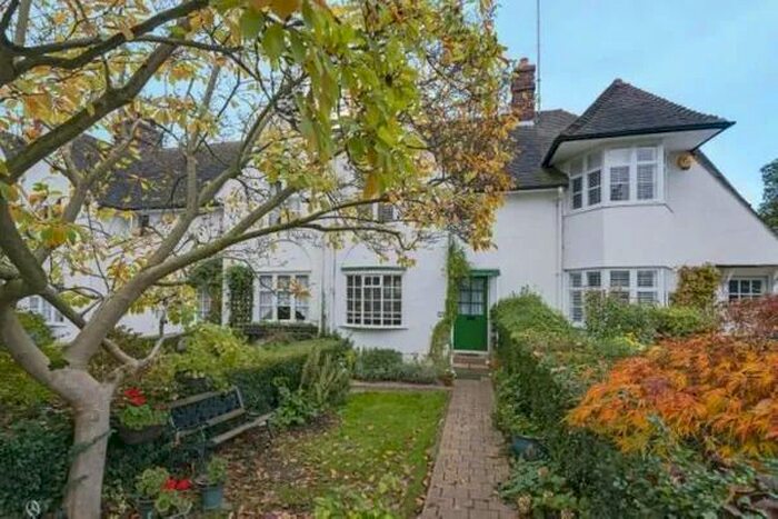 2 Bedroom Cottage To Rent In Wordsworth Walk, Hampstead Garden Suburb, NW11