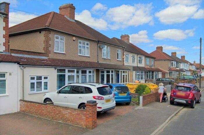 4 Bedroom Semi-Detached House To Rent In Alexander Road, Bexleyheath, DA7