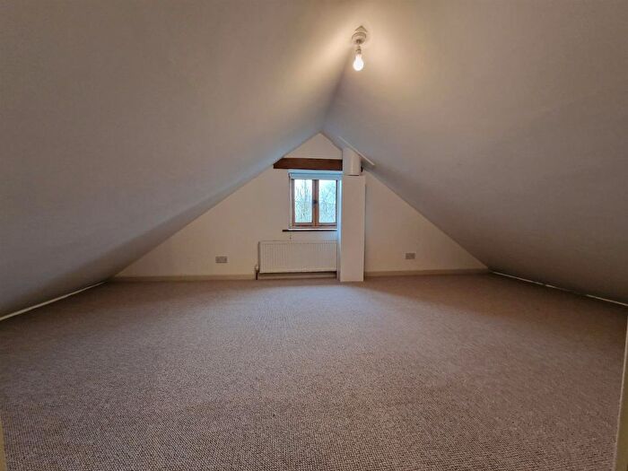 1 Bedroom Property To Rent In Loxbeare, Tiverton, EX16