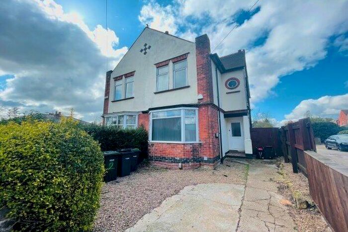 3 Bedroom Semi-Detached House To Rent In Robinson Road, Nottingham, NG3