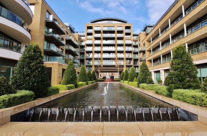 2 Bedroom Flat For Sale In Quayside, Kew Bridge Road, London, TW8