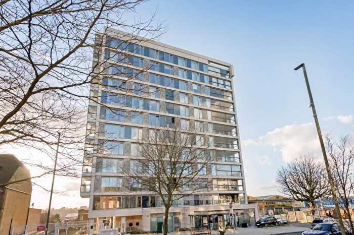 2 Bedroom Apartment To Rent In Acton Walk Whetstone, N20