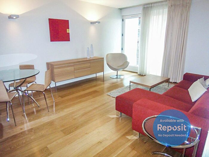 2 Bedroom Flat To Rent In Lumiere, City Road East, Manchester, M15