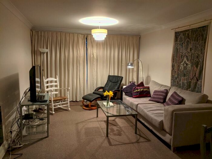 2 Bedroom Flat To Rent In Northwood, HA6