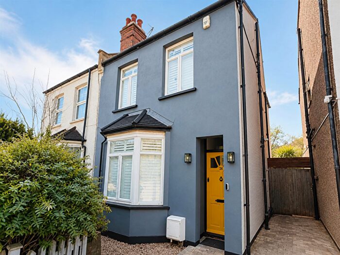 4 Bedroom Semi-Detached House For Sale In South Vale, Harrow, HA1
