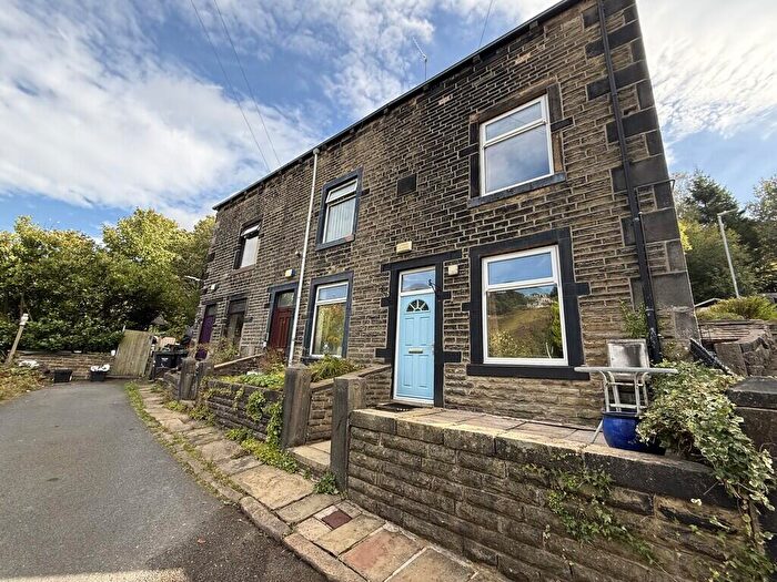 3 Bedroom End Of Terrace House For Sale In Castle Hill, Swineshead Road, Todmorden, OL14