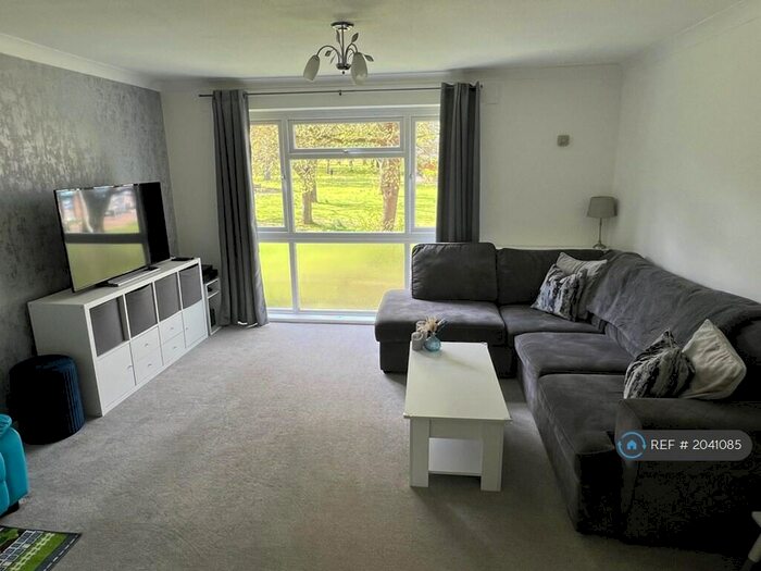 2 Bedroom Flat To Rent In Nares Road, Gillingham, ME8