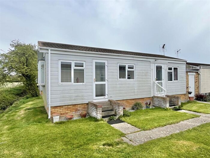1 Bedroom Park Home For Sale In Meadowview Park, St. Osyth Road, Little Clacton, CO16