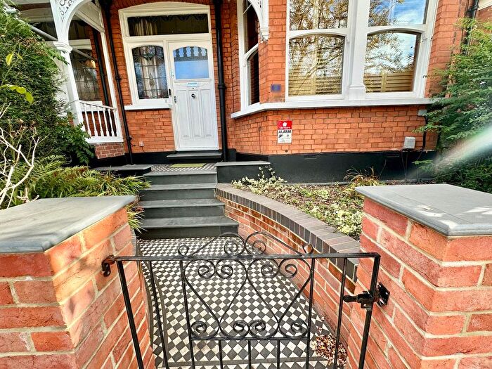 5 Bedroom Terraced House For Sale In Gainsborough Road, London, N12