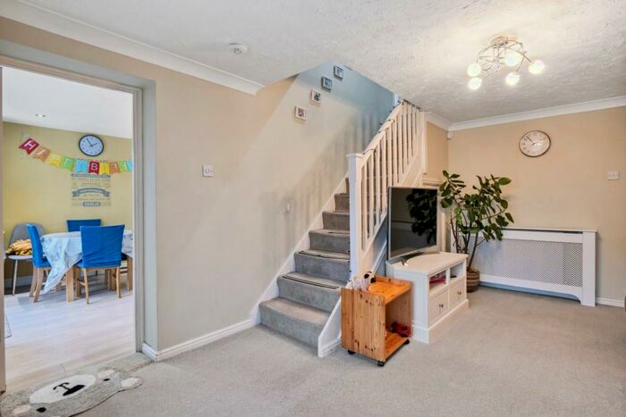 3 Bedroom House To Rent In Yeoman Close, London, E6