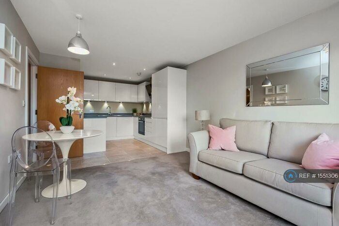 1 Bedroom Flat To Rent In Marshall Court, London, SE20