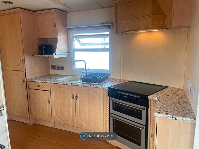 2 Bedroom Park Home To Rent In Lakeview Park, Minsterworth, GL2