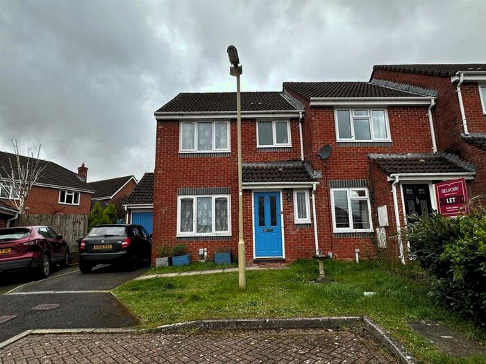 2 Bedroom House To Rent In Hamburg Close, Andover, SP10