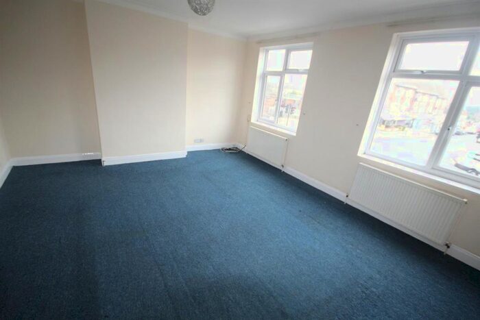 3 Bedroom Flat To Rent In Hertford Road, Enfield, EN3