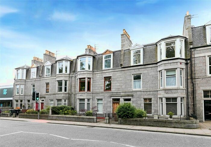 2 Bedroom Flat To Rent In Great Western Road, Top Floor, Aberdeen, AB10