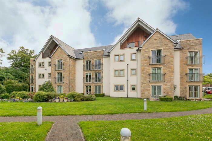 2 Bedroom Flat For Sale In Elmfield Square, Gosforth, Newcastle Upon Tyne, NE3