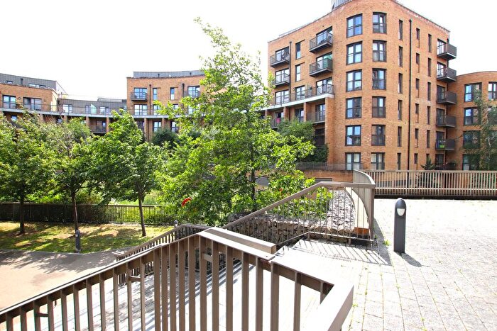 2 Bedroom Flat To Rent In Cabot Close, Croydon, CR0