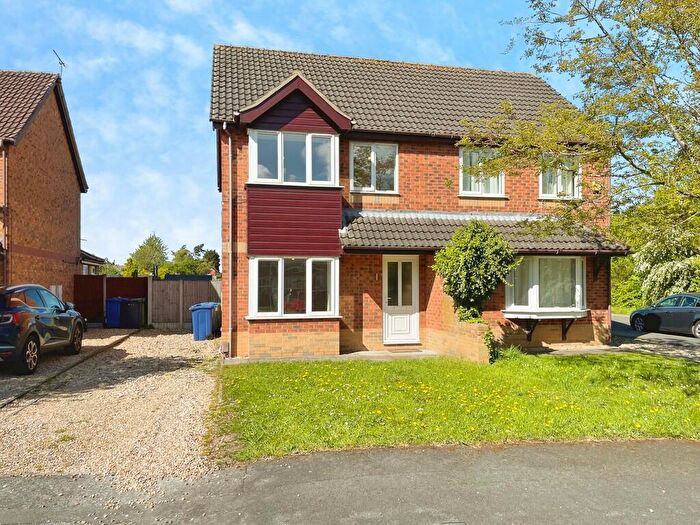 3 Bedroom Semi Detached House To Rent In Oxen Park Close, Lincoln, LN2