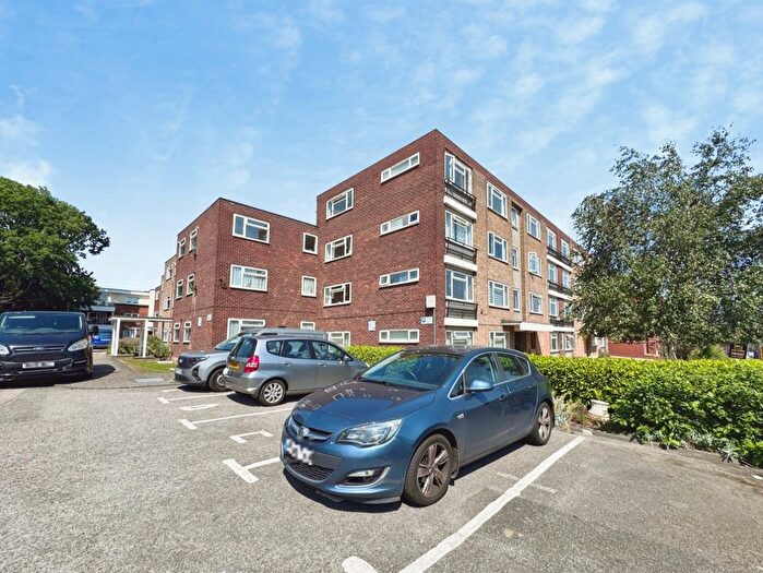 2 Bedroom Flat To Rent In London Road, Leigh-On-Sea, SS9