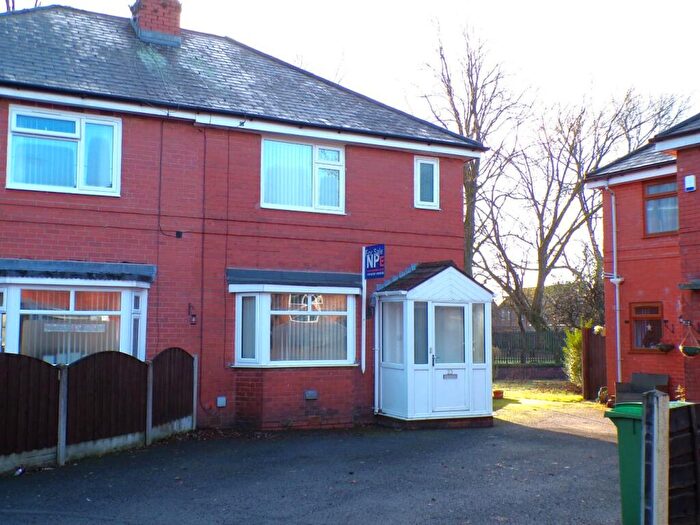 3 Bedroom Semi Detached House For Sale In Broome Grove, Failsworth, Manchester, M35