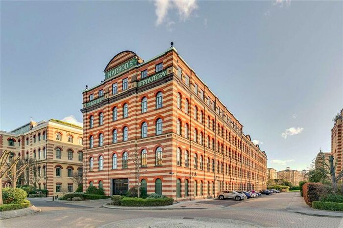 2 Bedroom Flat To Rent In Brasenose Drive, London, SW13