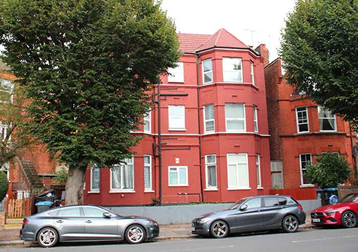 1 Bedroom Flat To Rent In Park Avenue, London, NW2