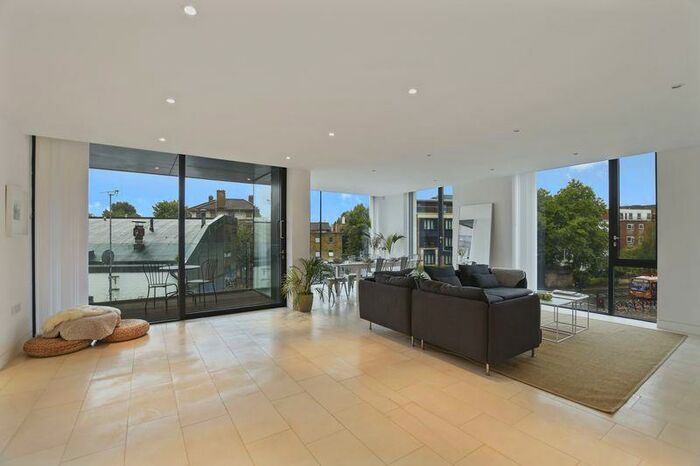 3 Bedroom Flat To Rent In Latitude House, Oval Road, Primrose Hill, London, NW1