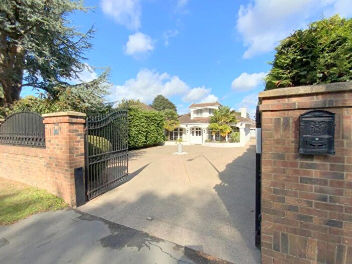 3 Bedroom Detached House For Sale In Humberston Avenue, Humberston, DN36