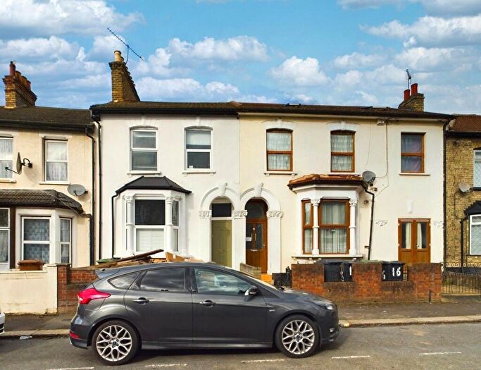 2 Bedroom Flat To Rent In Clarendon Road, Walthamstow, E17