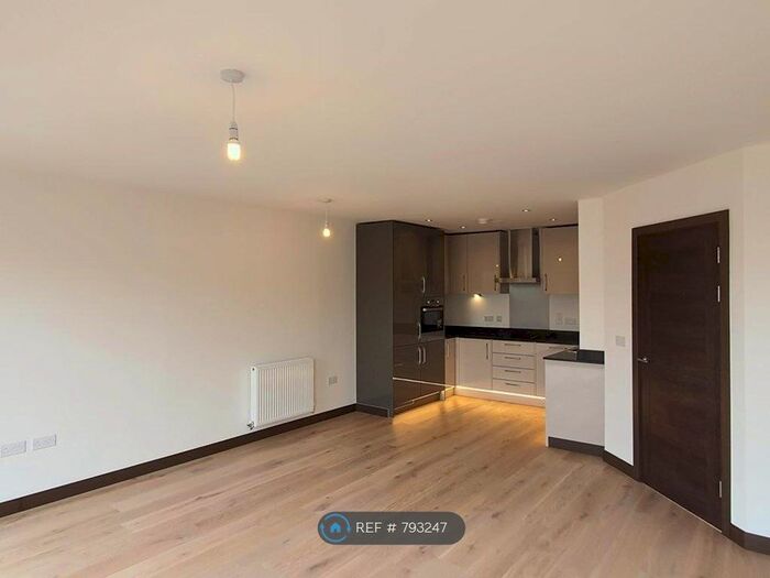2 Bedroom Flat To Rent In James Smith Court, Dartford, DA1