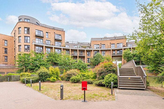 1 Bedroom Flat For Sale In Connersville Way, Purley Way, Croydon, CR0