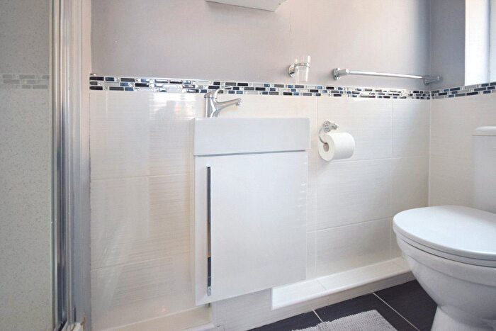 4 Bedroom Detached House For Sale In Grange Drive, Ossett, West Yorkshire, WF5