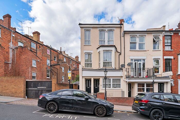 3 Bedroom Flat To Rent In Northwood Road, London, N6