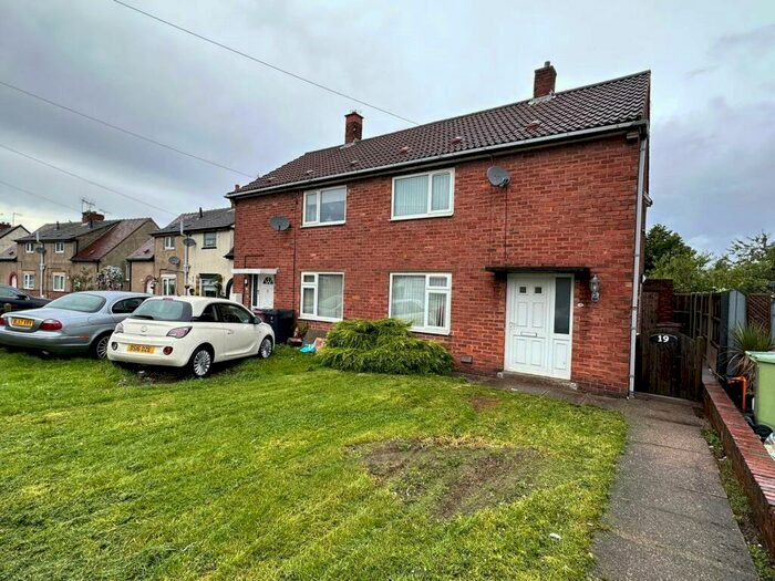 2 Bedroom Semi-Detached House To Rent In Moorfield Avenue, Bolsover, Derbyshire, S44