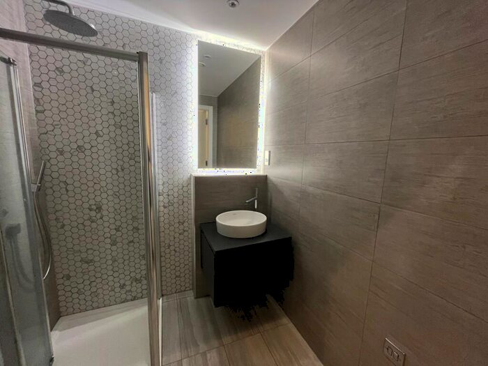 1 Bedroom Apartment To Rent In Berkshire Ct, RG12