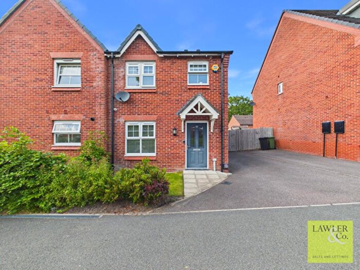 3 Bedroom Semi-Detached House For Sale In Hyde, Greater Manchester, SK14
