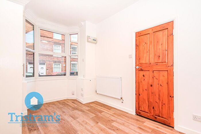 3 Bedroom Terraced House To Rent In Palin Street, Nottingham, NG7