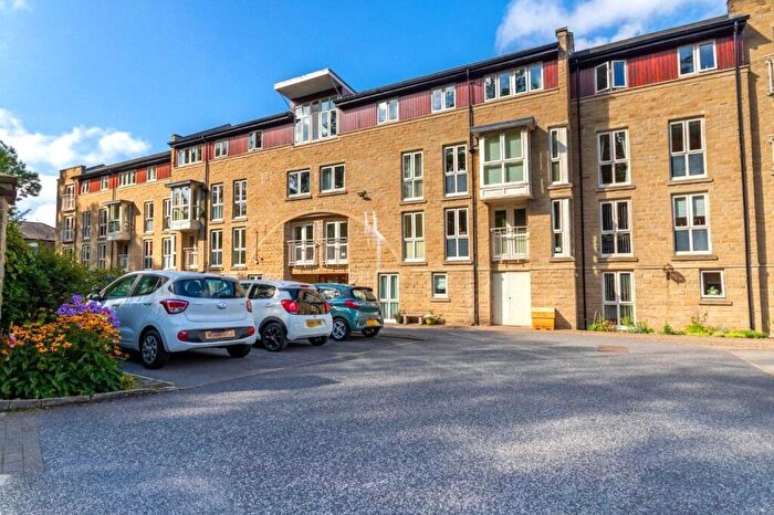 1 Bedroom Apartment For Sale In Warburton Court, High Street, Uppermill, Saddleworth, OL3