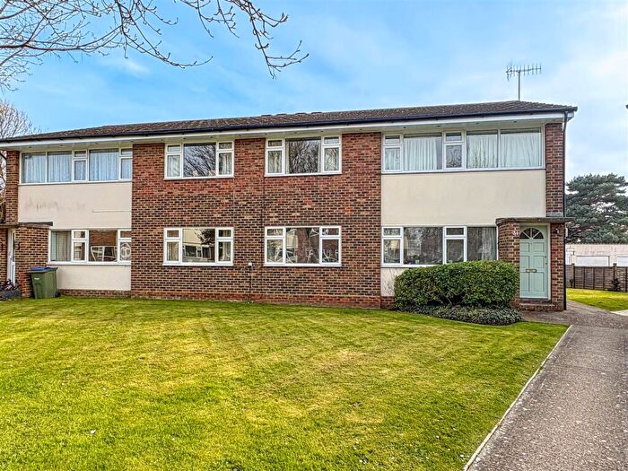 2 Bedroom Apartment For Sale In Elm Place, Rustington, BN16