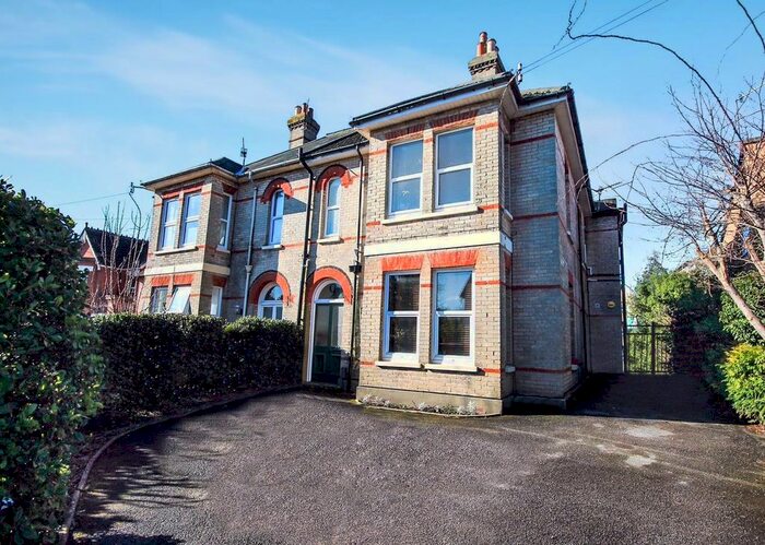 2 Bedroom Flat To Rent In Charmouth Grove, Lower Parkstone, Poole, BH14