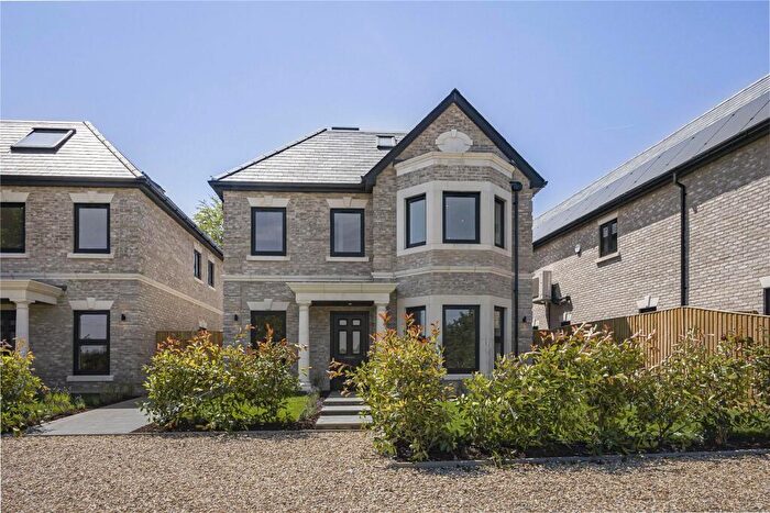 3 Bedroom Detached House For Sale In Peppard Road, Sonning Common, Reading, Oxfordshire, RG4