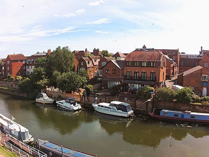 3 Bedroom Mews To Rent In Riverside Court, Red Lane, Tewkesbury, GL20