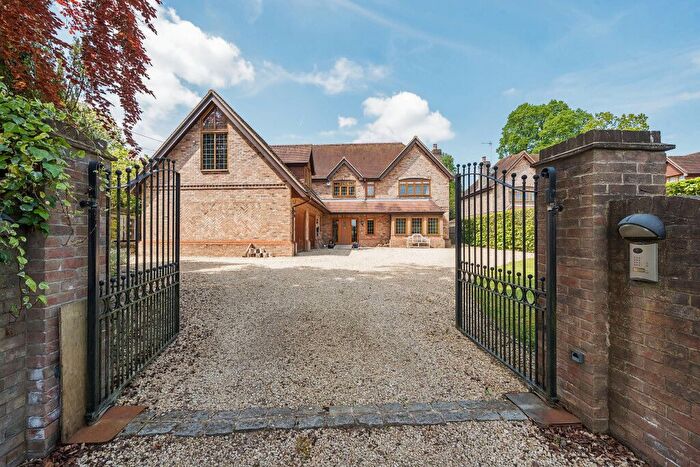 6 Bedroom Detached House For Sale In Bethesda Street, Upper Basildon, Reading, Berkshire, RG8