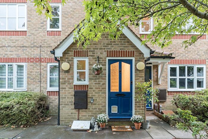 2 Bedroom Maisonette For Sale In Thames Street, Sunbury On Thames, TW16