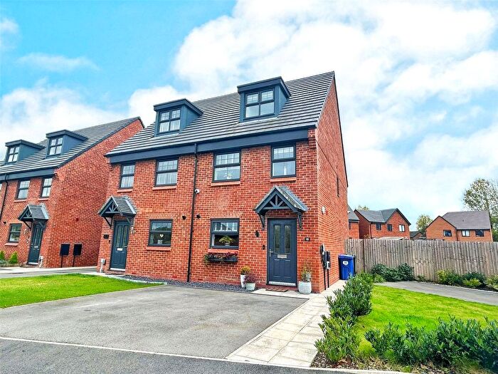 3 Bedroom Semi-Detached House For Sale In Broadoak Lane, Ashton-Under-Lyne, Greater Manchester, OL6