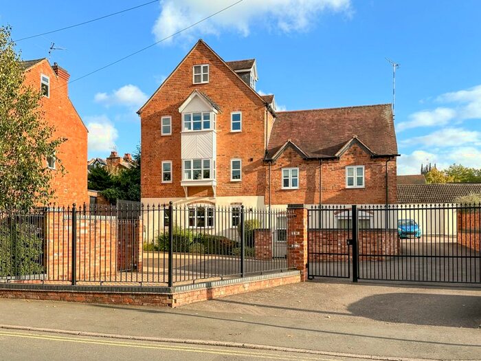 2 Bedroom Flat To Rent In Albert Street, Warwick, Warwickshire, CV34