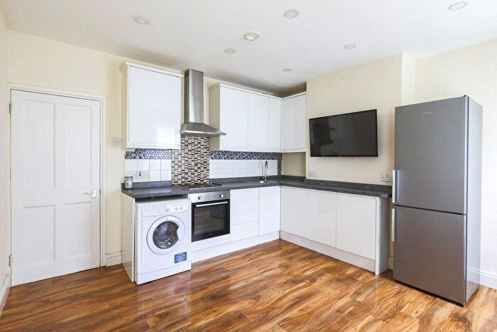 2 Bedroom Maisonette To Rent In Barnfield Gardens, Plumstead Common Road, Plumstead, London, SE18