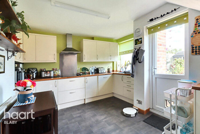 3 Bedroom Semi-Detached House For Sale In Coronation Avenue, Leicester, LE9