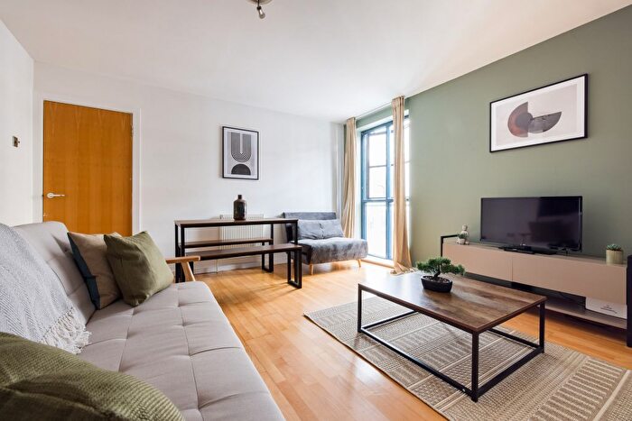 1 Bedroom Flat To Rent In Bentley Road, London, N1