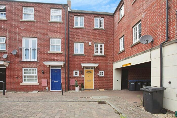 2 Bedroom Terraced House For Sale In Avocet Close, Rugby, CV23